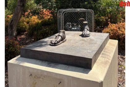 Gandhi Statue Stolen